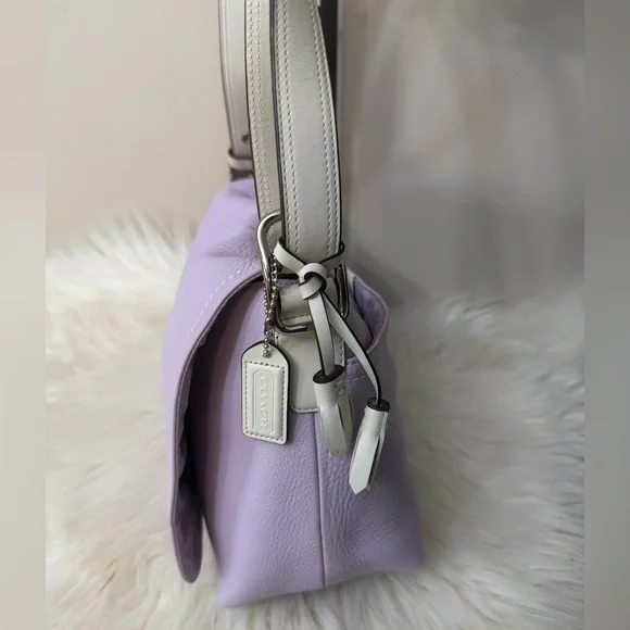 Vintage Coach Lavender Hampton Convertible Shoulder Bag/ Hand bag # F10685 - Picture 4 of 15